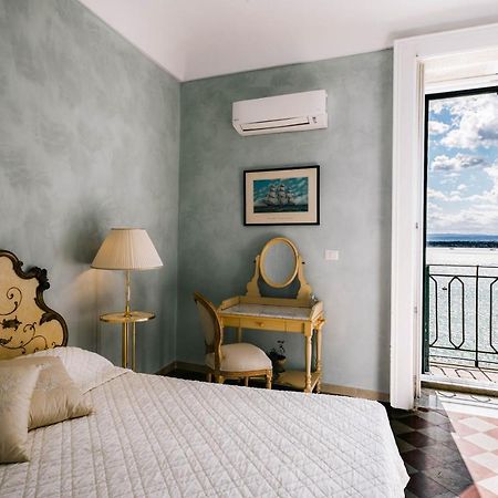 Dimora Di Ulisse Sea View Holiday Apartment Syracuse Bagian luar foto
