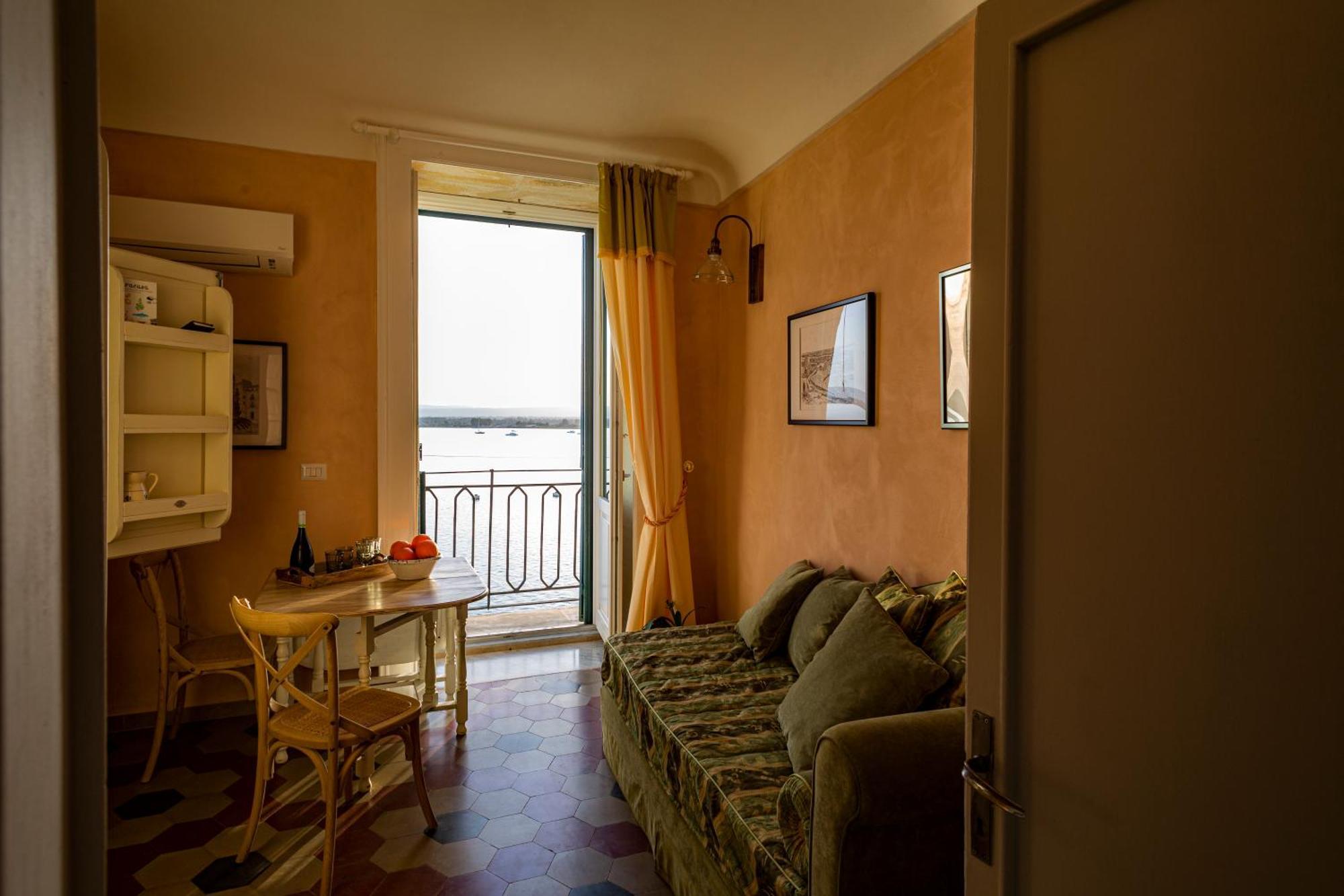 Dimora Di Ulisse Sea View Holiday Apartment Syracuse Bagian luar foto