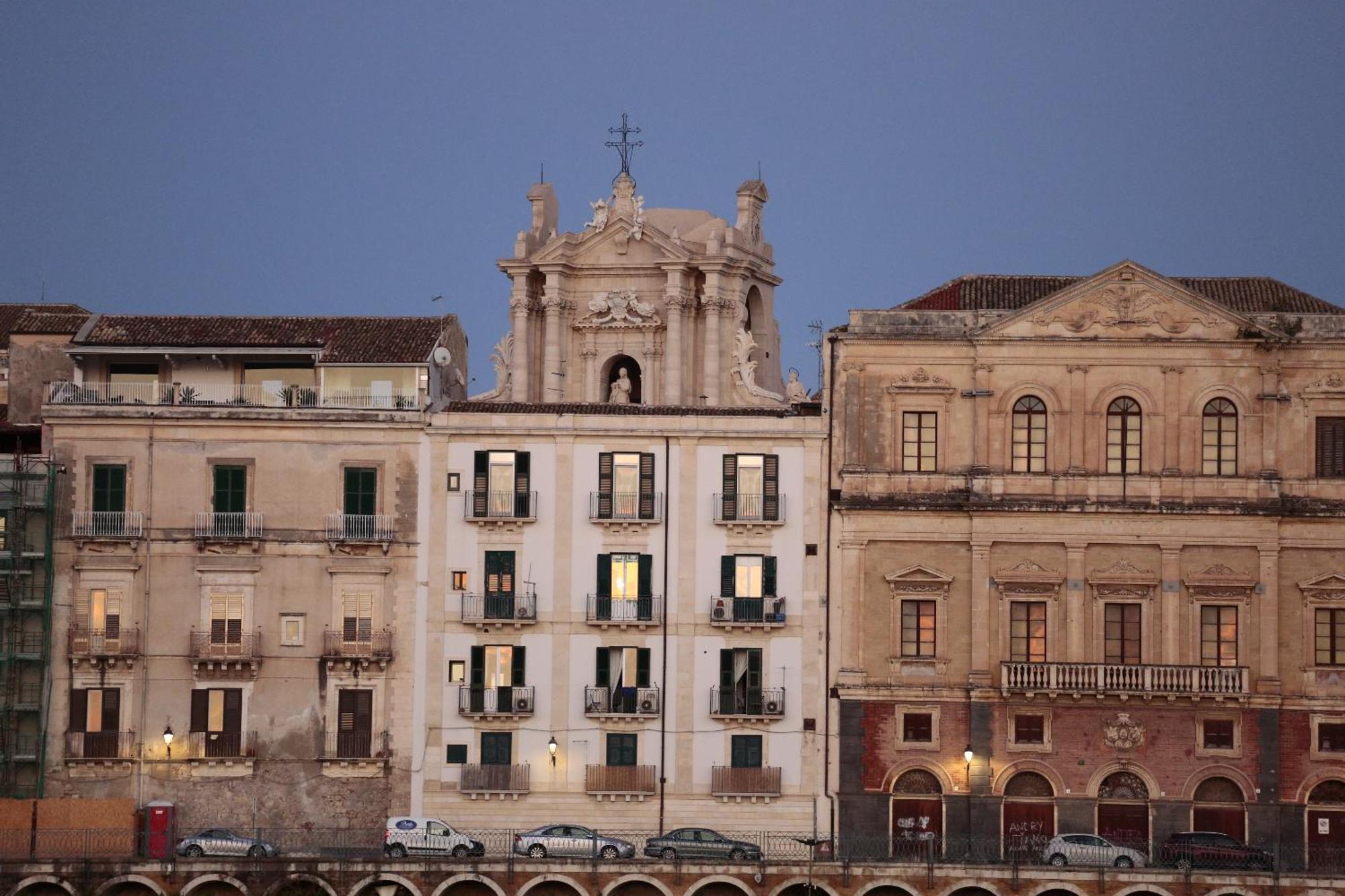 Dimora Di Ulisse Sea View Holiday Apartment Syracuse Bagian luar foto